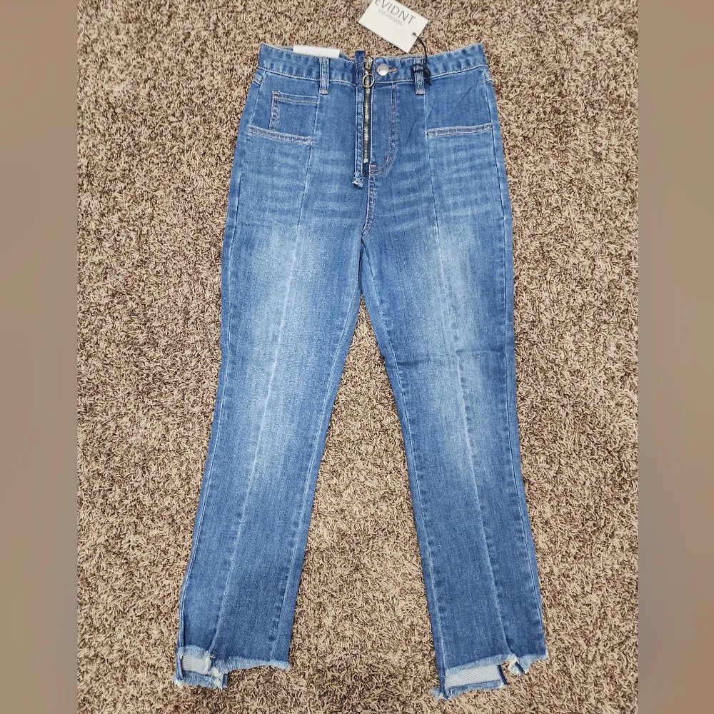 EVIDNT Los Angeles Tangier Step Hem Straight leg stretch jeans New size 26